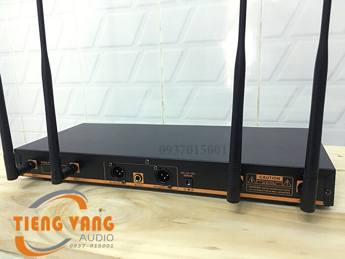 Bộ thu micro không dây Shure VP A9 Bộ thu micro không dây Shure VP A9
