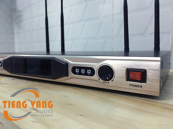 Bộ thu micro không dây Shure VP A9 Bộ thu micro không dây Shure VP A9