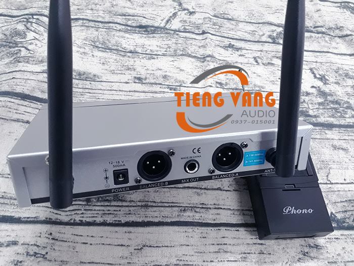 Mặt sau bộ thu Micro Phono UT 980